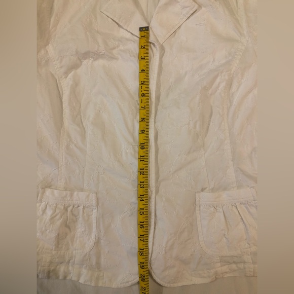 i.e. relaxed, vintage white eyelet blazer, beautiful & so easy to wear! 2X - Picture 7 of 16